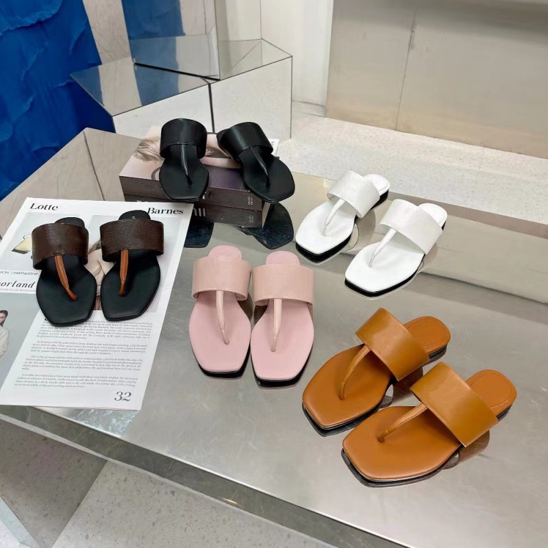 

Slippers New Designer Women Slides Vintage Letter Flip Flops Brand Flat Heel Old Flower Print Sandals Outdoor Square Head Sexy Open Toe Beach Shoes