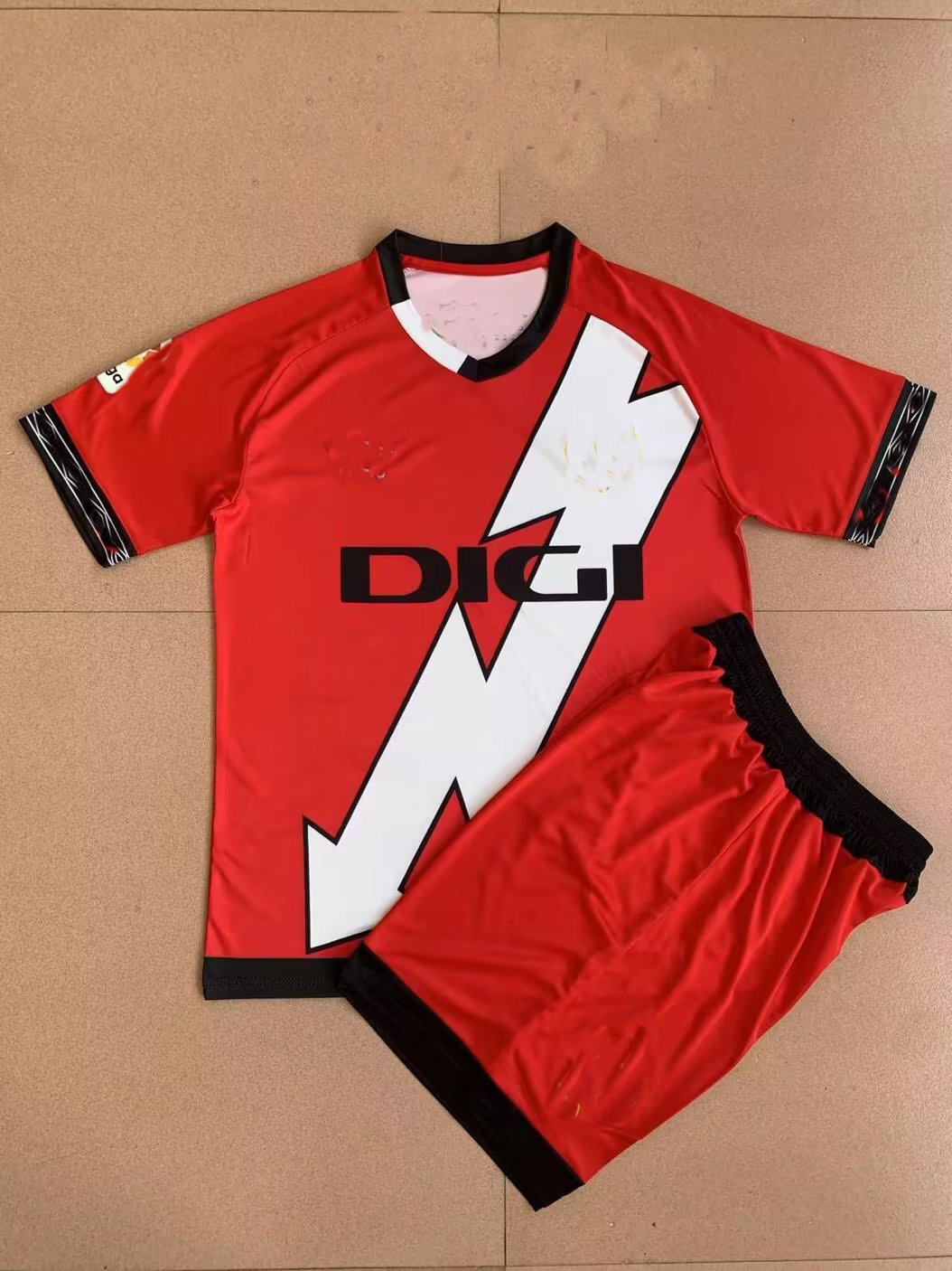 

22 23 Rayo Vallecano kids Soccer Jerseys VALENTIN SANTI COMESANA DIMITRIEVSKI Home Away Short Sleeve Football Shirts, Shirt red