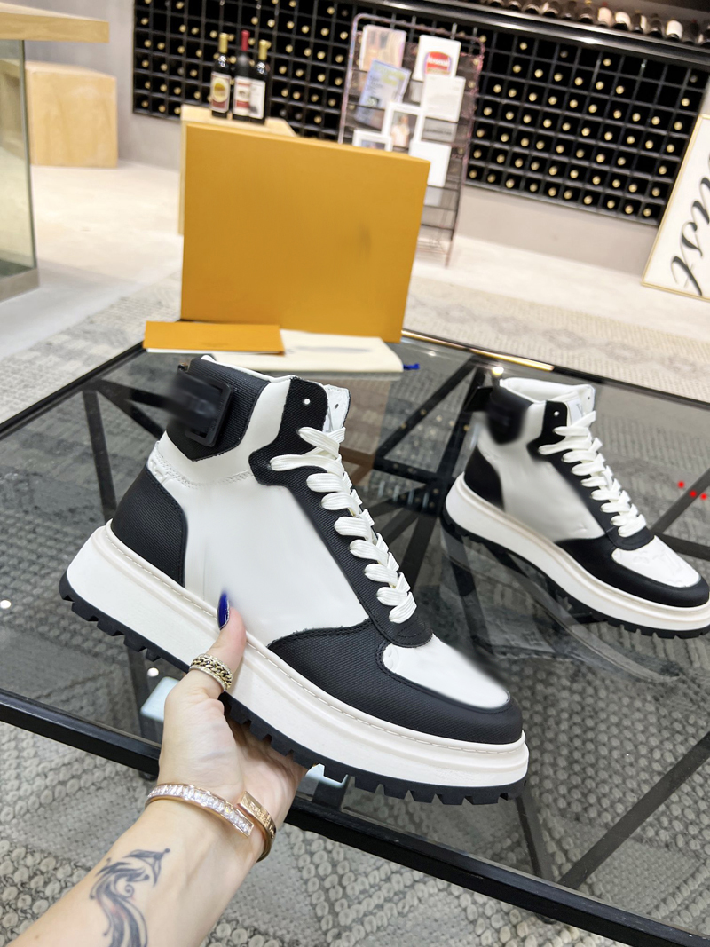 

2023 Man Luxury Designer clssicloo Snow Boots Casual Sheepskin Shoe Half Ankle Boot Leather Laureate Flat Soft Winter Warm Brown Black Plush Keep Warm -H196, Picture color