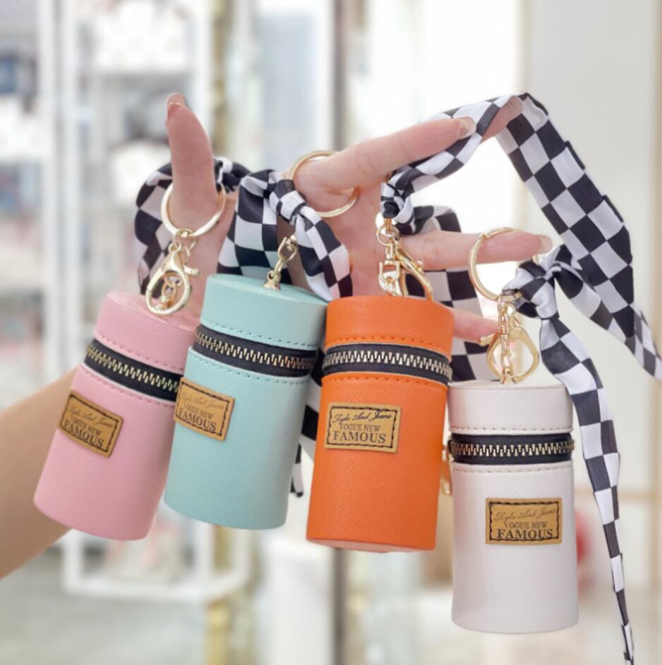 

Designer Letter Key Rings Silk Scarf Lipstick Keychains Fashion PU Leather Purse Pendant Car Keyring Chain Charm Brown Flower Mini Bag Trinket Love Gift for Men Women