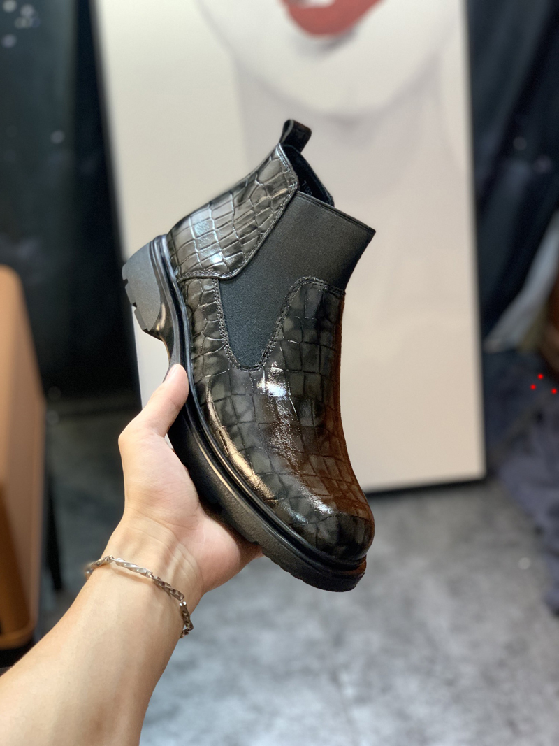 

2023 Man Luxury Designer clssicloo Snow Boots Casual Sheepskin Shoe Half Ankle Boot Leather Laureate Flat Soft Winter Warm Brown Black Plush Keep Warm -H183, Picture color
