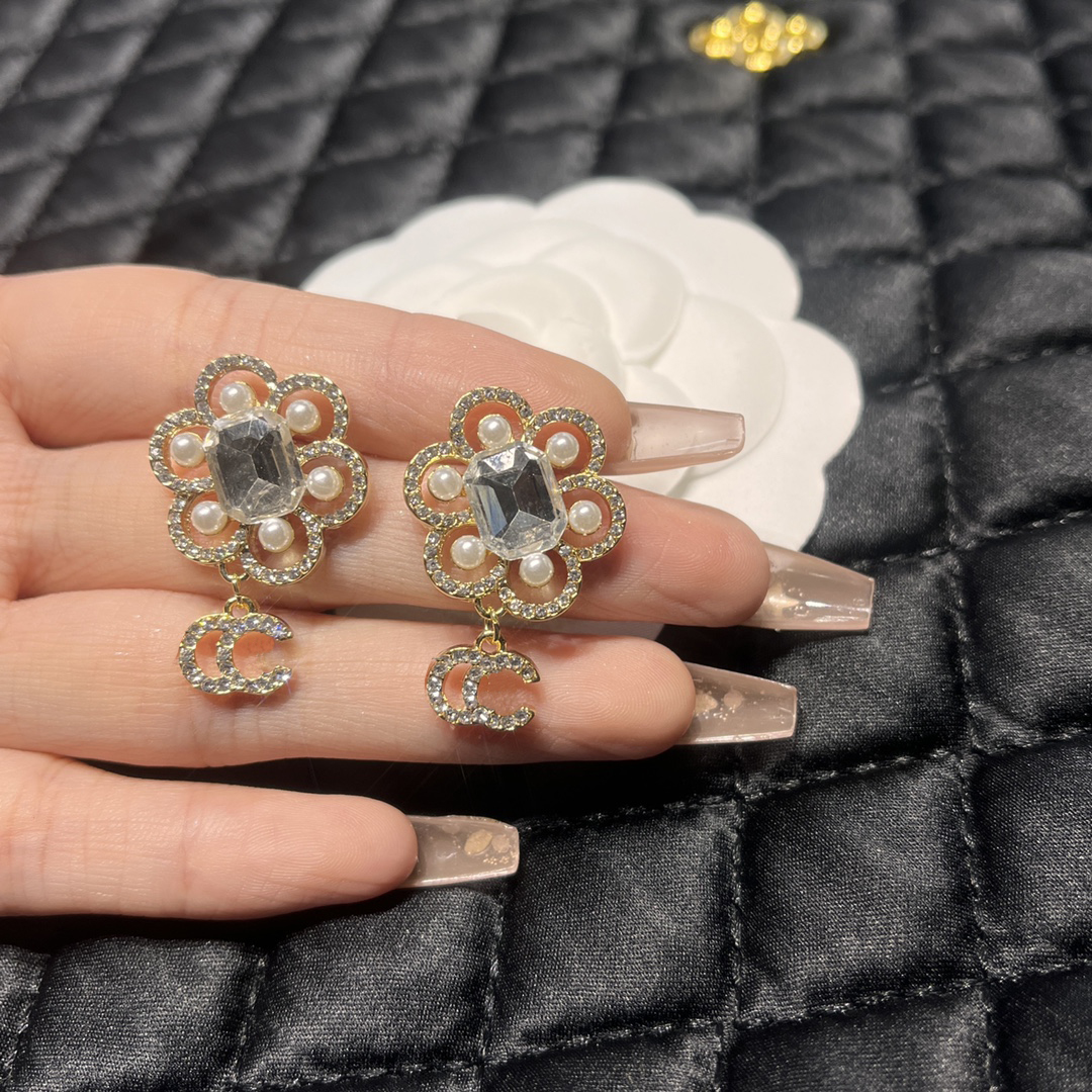 

Luxury Charm Earrings Boutique Fashion Womens Style Earring Designer Jewelry Accessories Selection Quality Gift Design For Women Christmas Thanksgiving