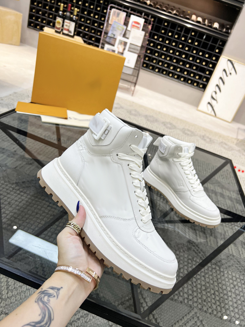 

2023 Man Luxury Designer Winter fashion Snow Boots booties Warm leather Black Grey Brown Pink Classic boots furry hairy Boot Plush Short Shoes -K197, Picture color