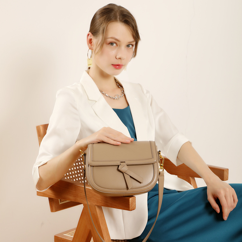 

Women Inclined Shoulder Bags Fashion casual Womens Bag Small Handbag Totes High-capacity Genuine leather Large volume wholesale Girl Mobile Phone Bag Black 1962, White