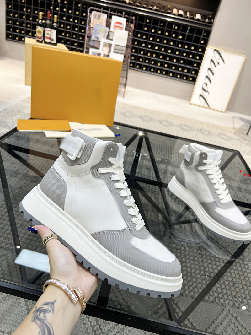 

2023 Man Luxury Designer Winter fashion Snow Boots booties Warm leather Black Grey Brown Pink Classic boots furry hairy Boot Plush Short Shoes -K193, Picture color