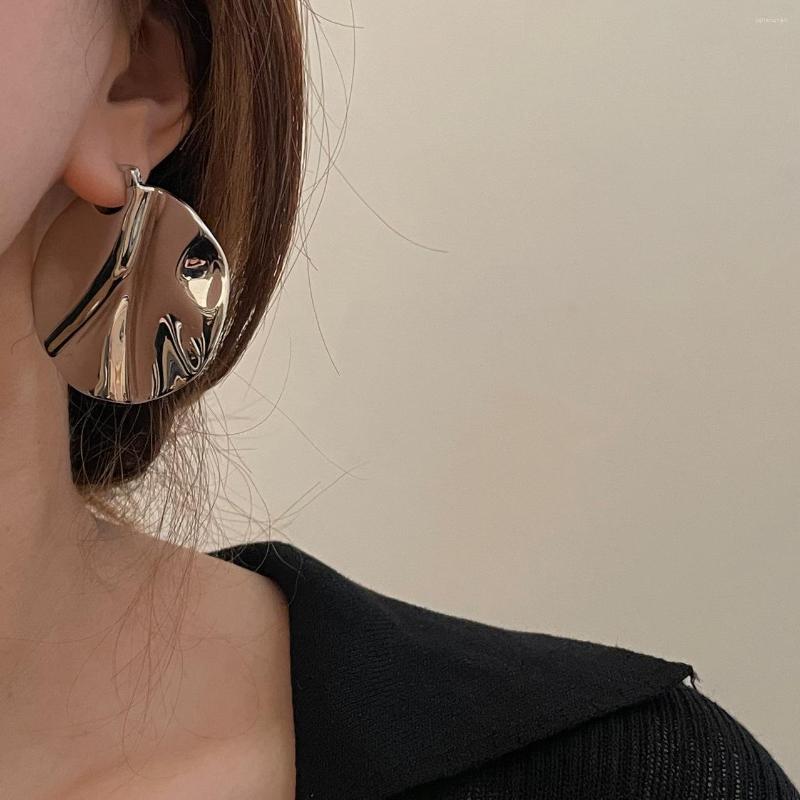 

Stud Earrings Fashion Wave Round Female Temperament Simple Trendy Niche Ins