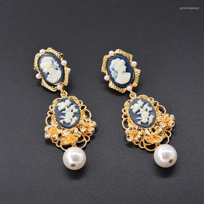 

Dangle Earrings Geometric Retro Temperament Baroque Pearl Beauty Portrait Pendant Exaggerated Long Womens Party Jewelry