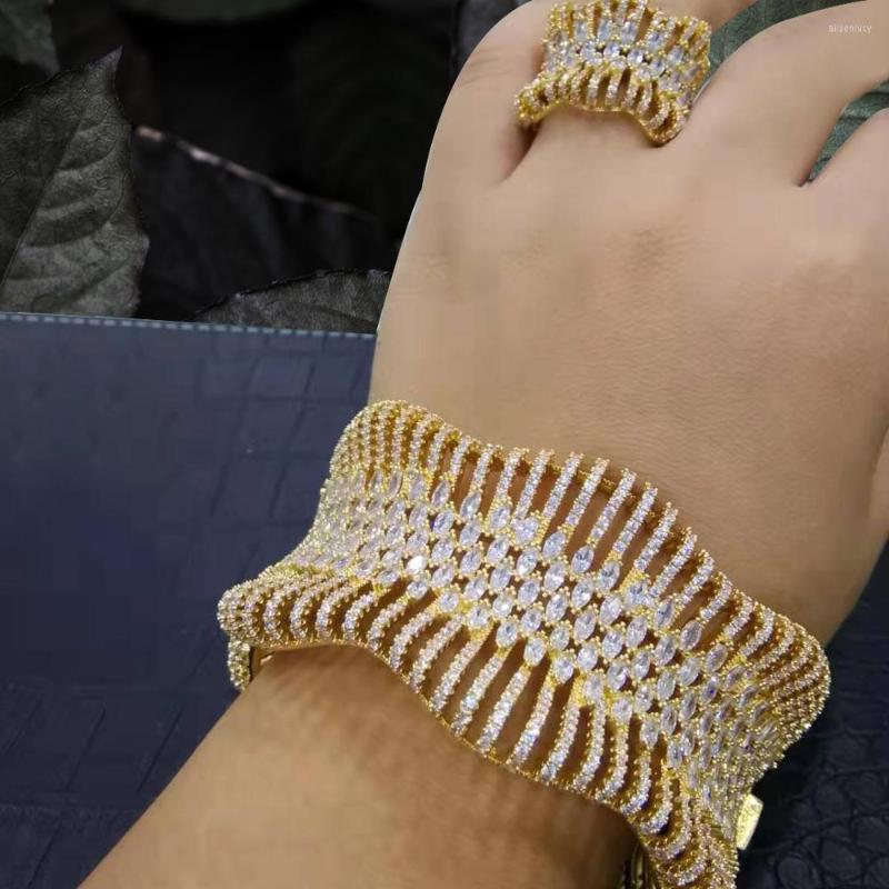 

Necklace Earrings Set SISCATHY Noble Women Big Hollow Gold Bangle Ring Jewelry For Bridal Engagement Wedding Party Show High Quality, Picture shown