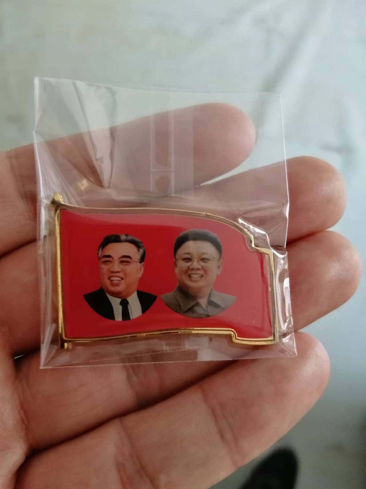 

1pcs GIFT DPRK North Korea Badge Medal Pin Brooch for home Decoration Replica