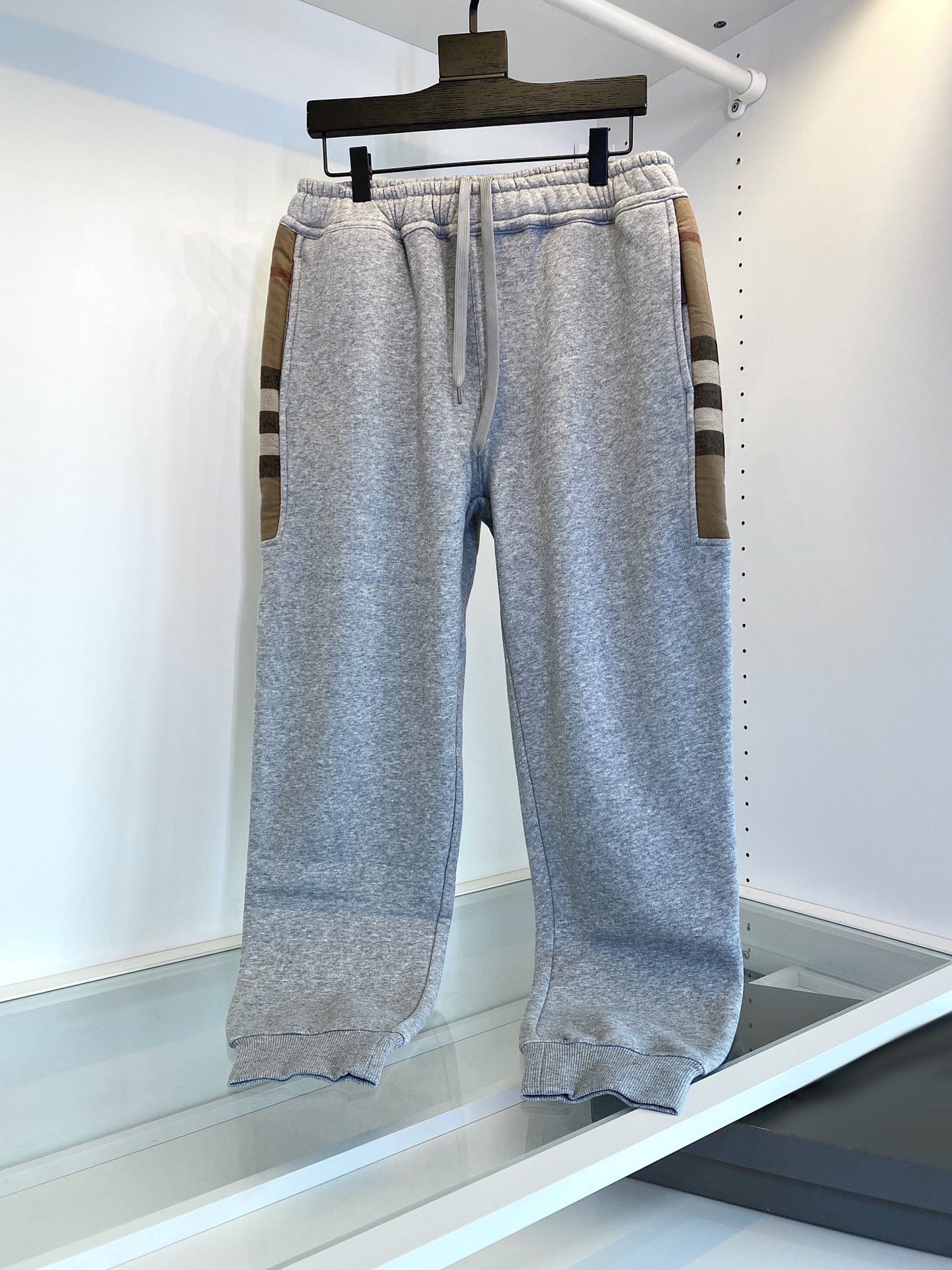 

Men's sports hiking jogging pants in autumn and winter Casual plush trousers Women's lovers High street fashion base, Gray