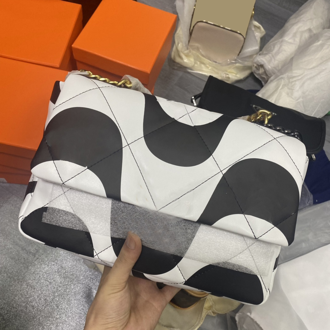 

Womens Classic Flap 19 Series Weave Jumbo Bags Calfskin Real Leather Large Capacity Gold Metal Hardware Crossbody Designer Handbags 30CM, Box