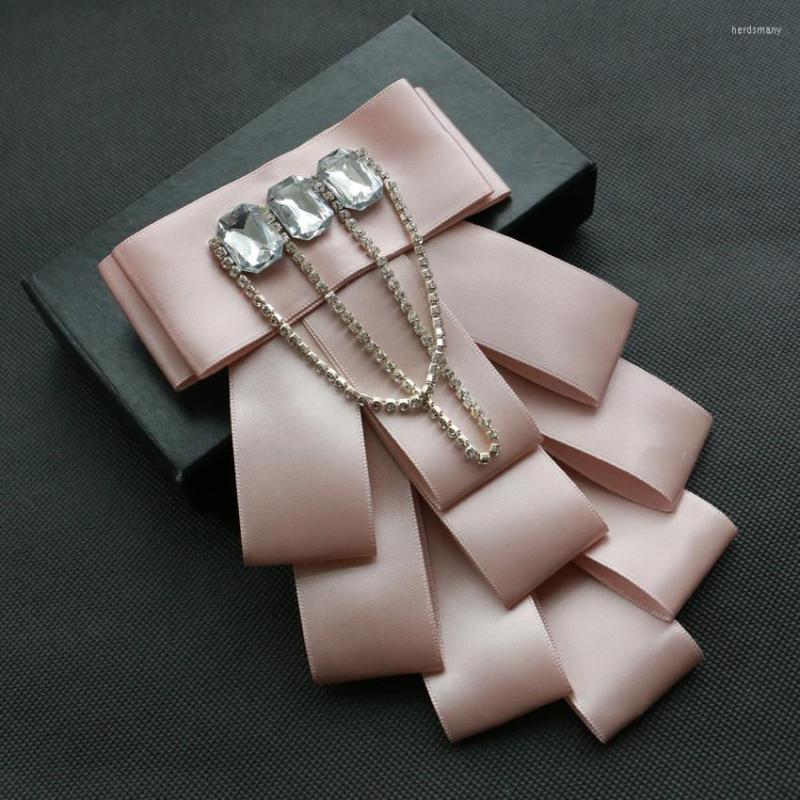 

Bow Ties Fashion Necktie Groom Diamond Hoster Wedding Birthday Party Gifts Elegant Butterfly Silk Yarn Gravata Tie
