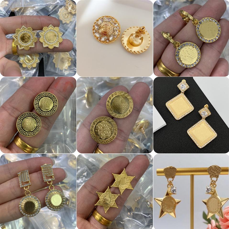 

Fashion Simple Designed Resin Earrings Stud Gold Lock pendant Ear Studs Ladies Banshee Medusa Head Portrait 18K Gold Plated Women'211Q