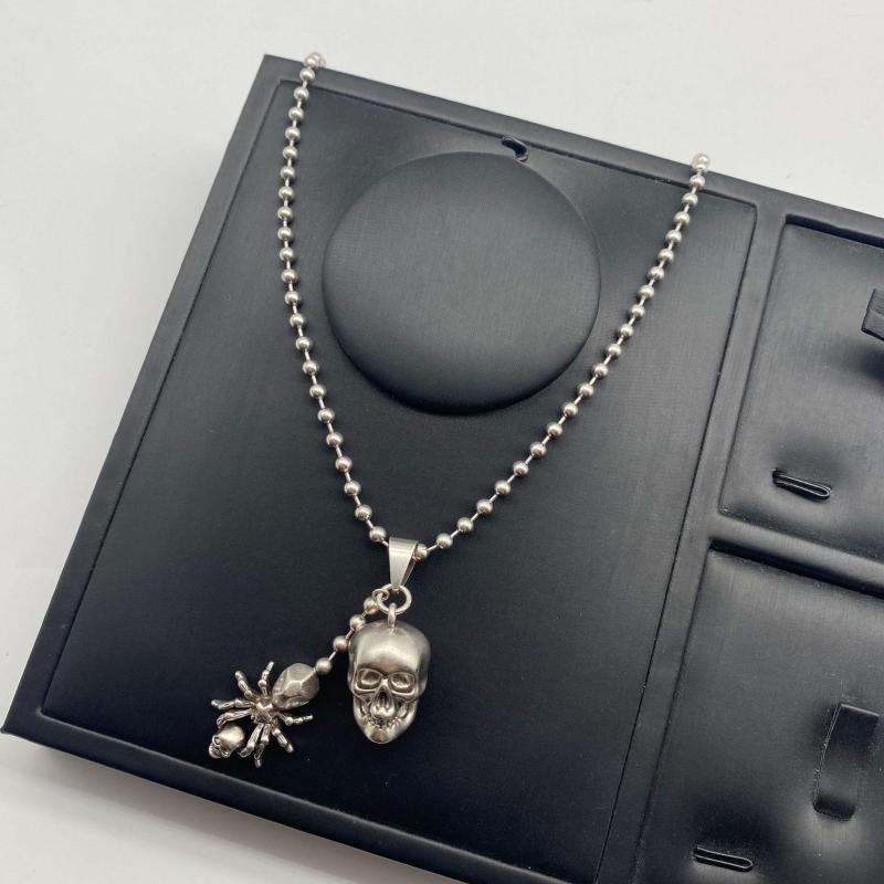 

Chains European And American Exaggerated Skull Pendant Necklace Female Retro Clavicle Chain