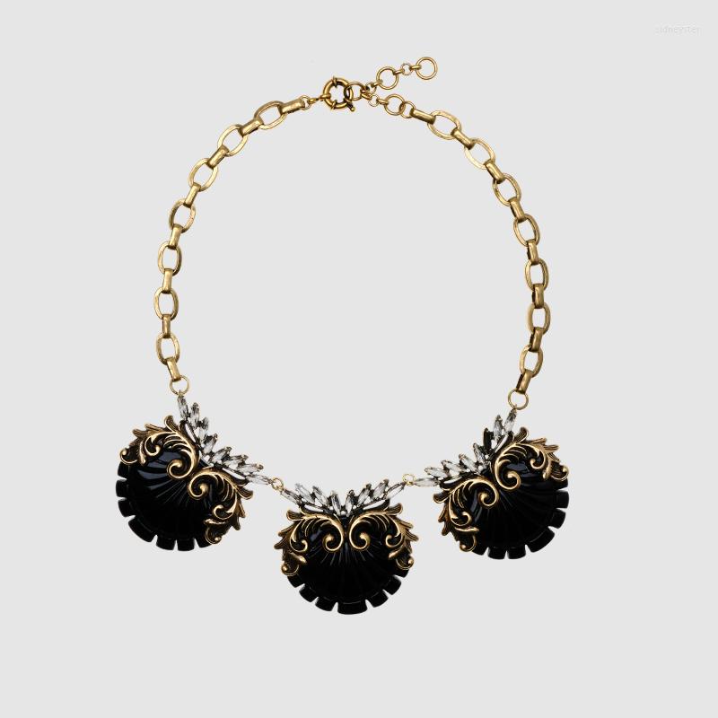 

Chains Amorita Boutique Fashionable Black Petal Pendant Necklaces