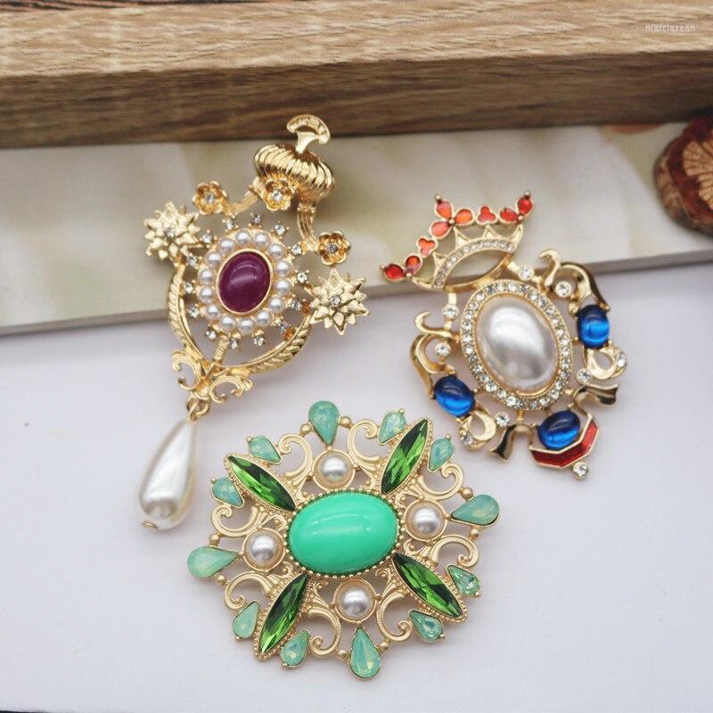 

Brooches Baroque Resin Pearl Rhinestone MaBrooch For Women Retro Corsage Coat Suit Accessories