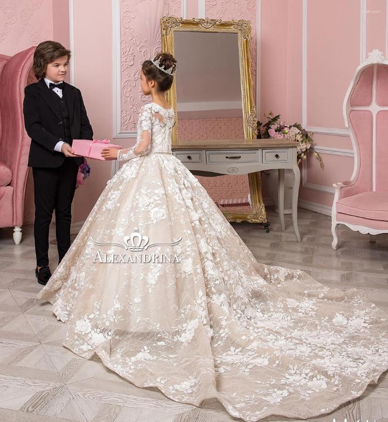 

Girl Dresses FATAPAESE Vintage Flower For Kids Princess White Gown Long Sleeve Illusion Lace Floral Tulle Wedding Even Party, Picture shown