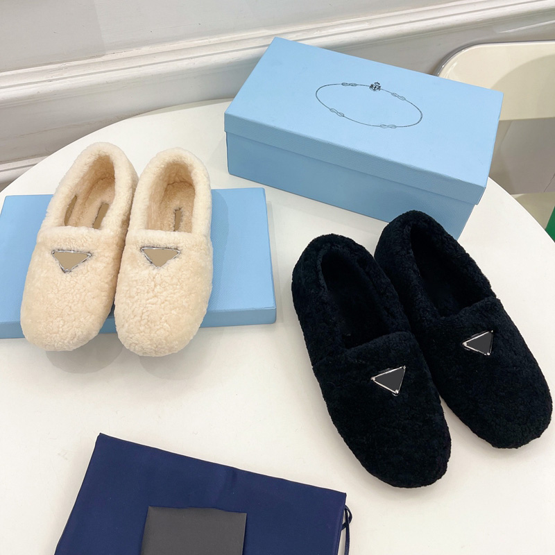 

Women Ecru Black Shearling Slippers Designer Furry Sandals Lady Wool Slides Flat Wooly Espadrilles Rubber Monobloc Sole