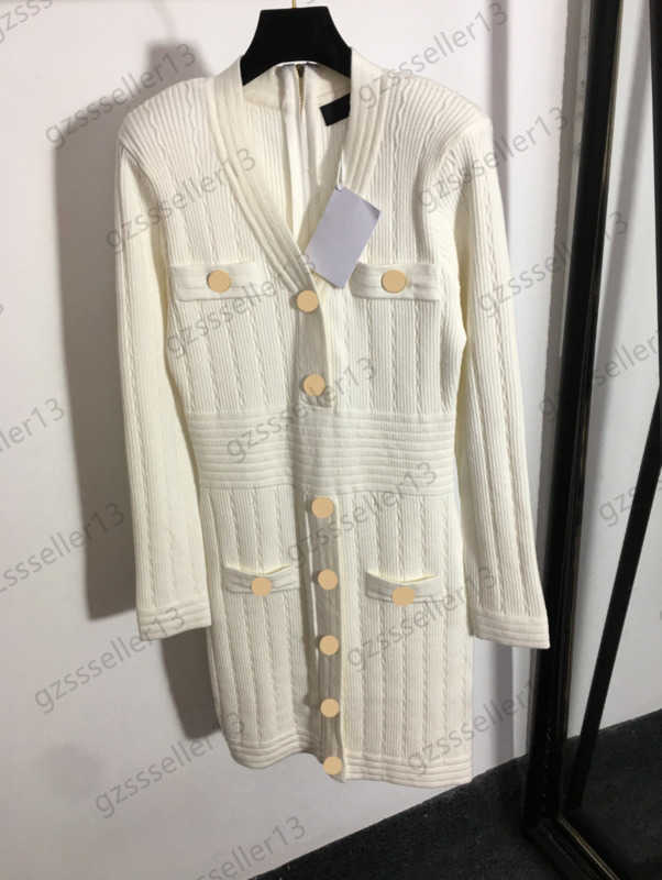 

Dresses Fashion Womens Casual Dress Custom Metal Button Trim Long Sleeve Slimming Dresses V-neck Pocket Shoulder Pads Back Zipper Design Maxiskit Women Clothes 1970