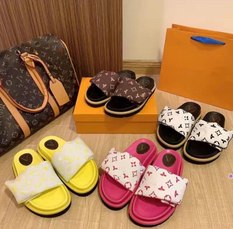 

Pool Pillow Flat Comfort Slippers Embossed Mules Designer Slides Womens shoes Summer nylon Cool luxury Slipper Sandals White printed Fashion women slide, Box