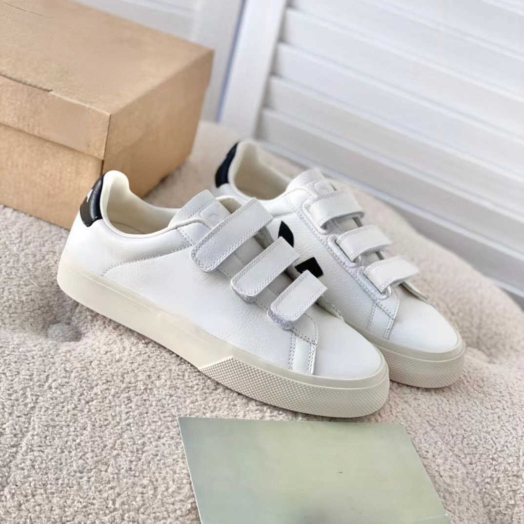 

Dress Shoes fashion classic versatile fashion casual board shoes German training, Black