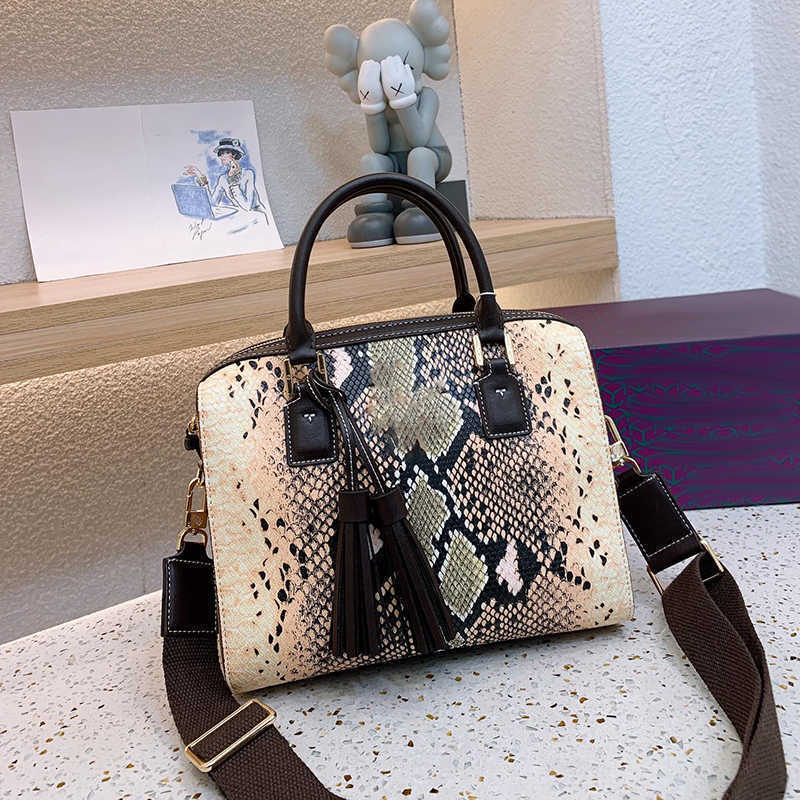 

Pillow Bags designer tote bag leather handbag Women Fashion Snake Pattern Shoulder Bag Purses Travel Luxurys Handbags Boston 221118, Tbbag multi-color