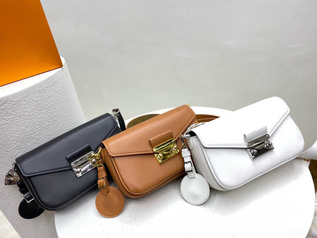 

2022 Designers Famous Luxury Lady Lvity Wallets Messenger Envelope Bags Clutch Bag Letter Plain Lvity Handbag Fashion Underarm Interior Compartment, Black