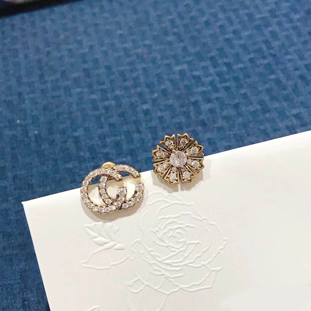 

2022 Stud Earrings Diamond Inlaid Double G Letter Zircon Sunflower Asymmetrical Earring Fashion Luxury Brand Designer Big Star Popular Ladies Earring High Quality