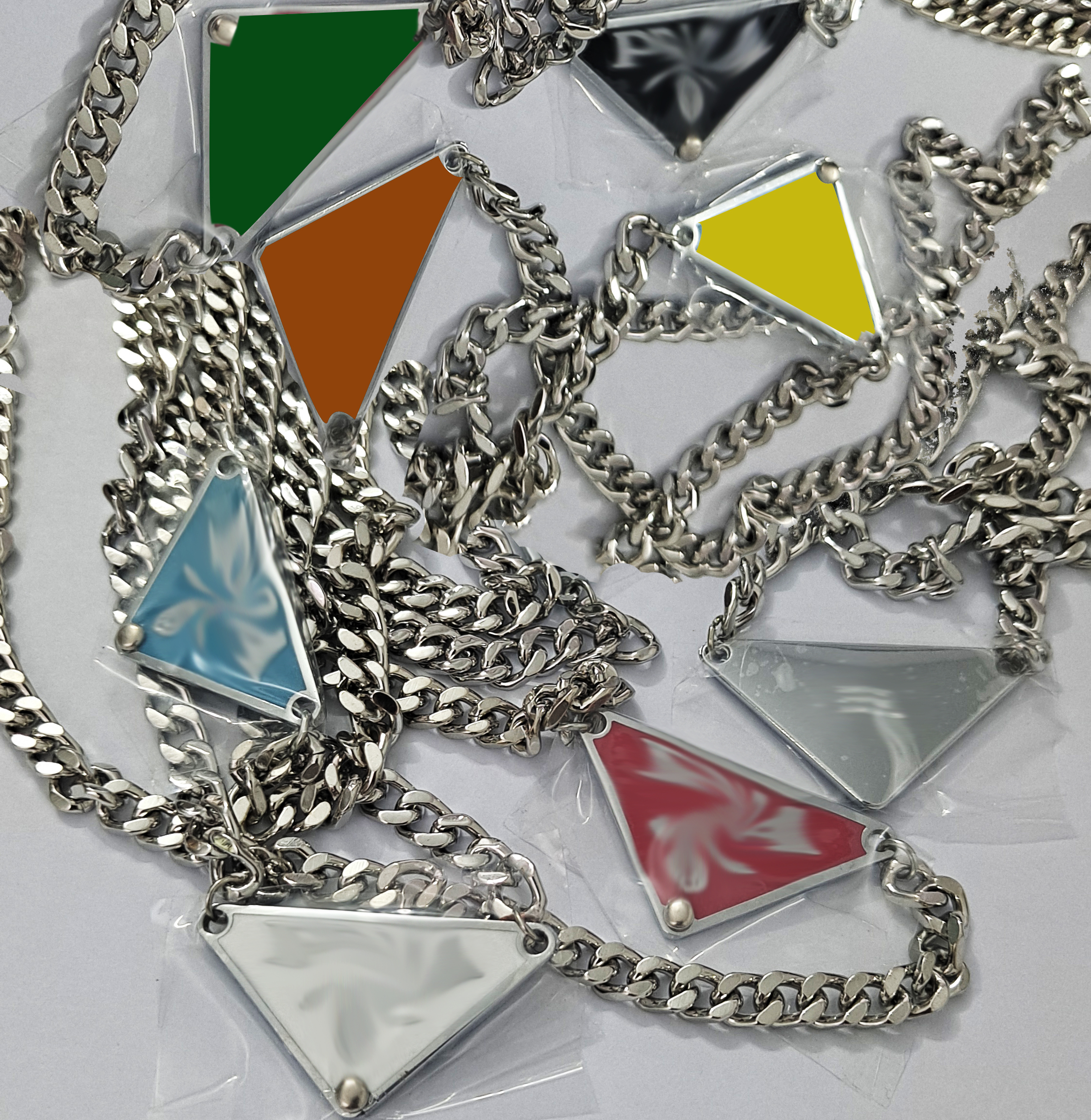 

Necklaces designer necklace Pendant designers luxury chain for men women circle party Stainless Steel Pendants Fashion Classic Engagement Jewelry Gift unisex