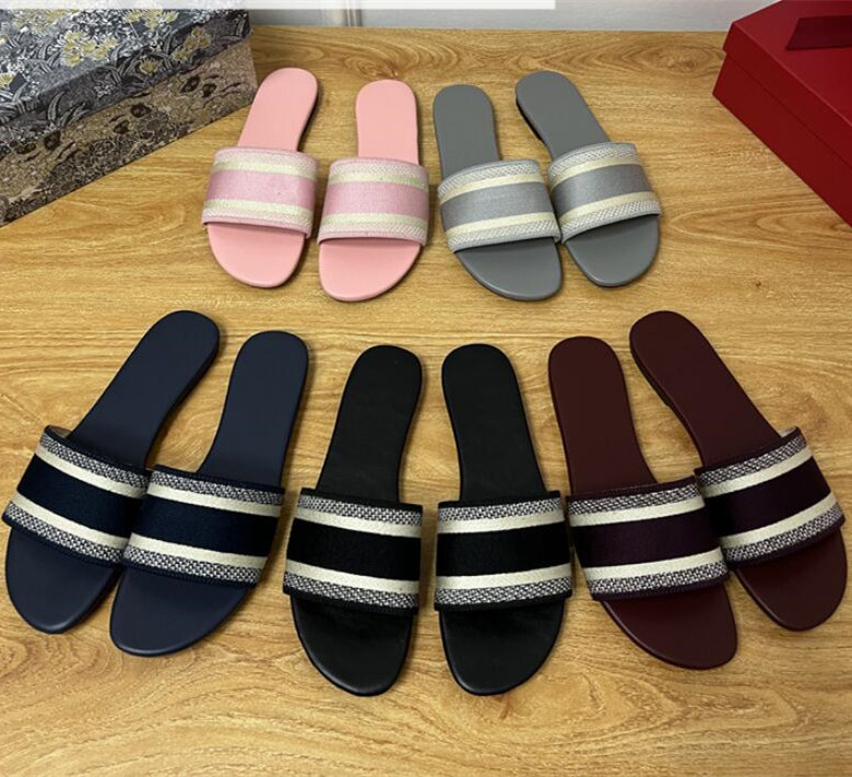 

Designers Embroidered Slippers Womens Dazzle Fashion Sandals Woman Ladies Slippers Scuffs Summer Beach Striped Causal Flip Fops Flat -42 No Box, Black