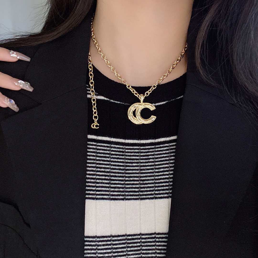 

Charming Girl Necklace Exquisite High Grade Matching Gold Plated Necklaces Luxury Designer Jewelry Fashion Design Accessories Party Exquisite Couple Gift