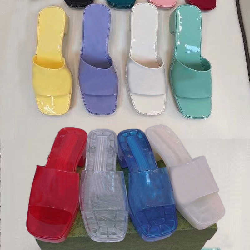 

Slippers designer women Slides Cartoon Half slippers fashion letter Thick heels woman shoe beach Lazy Sandals High heeled Transparent crystal shoes, White + patent leather