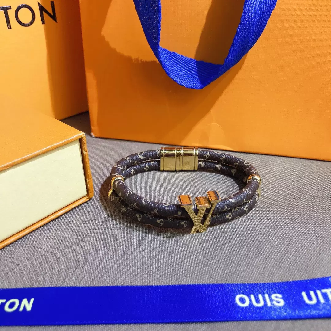 

Wholesale Fashion Bracelets Women Bangle Designer Lucky Letter Jewelry Faux Leather 18K Gold Plated Stainless steel Bracelet Womens Wedding Gifts S265