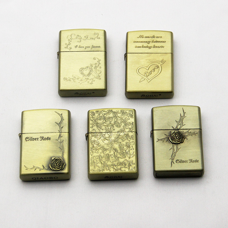 

Retro Bronze Kerosene Petrol Refill Lighter Grinding Wheel Flint Oil Lighters Metal Windproof Cigarette Smoking Lighter Gadgets