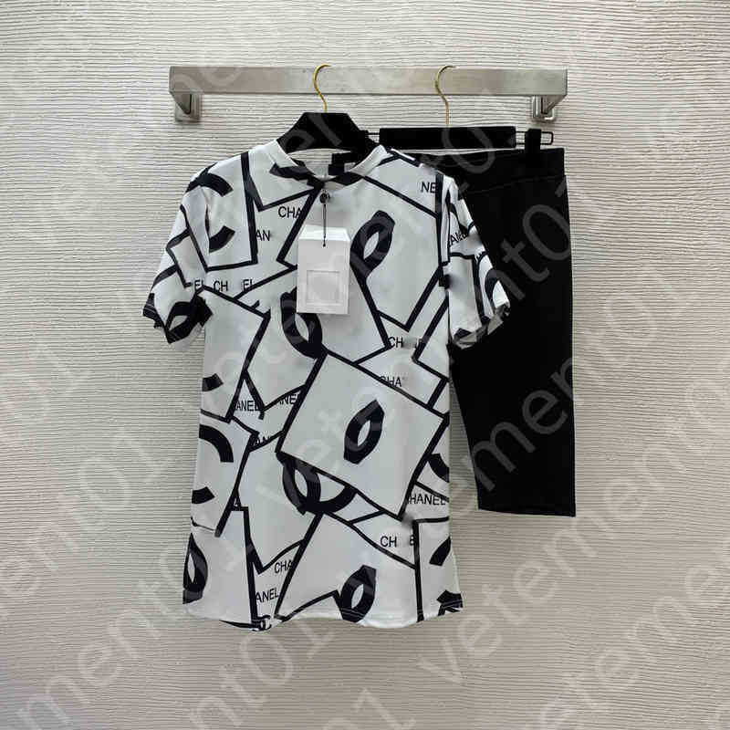 

Womens Two Pieces Pants Branded Geometric Pattern Printed T-Shirts And Yoga Leggings Shorts Suits Luxury Designer Women Clothing
