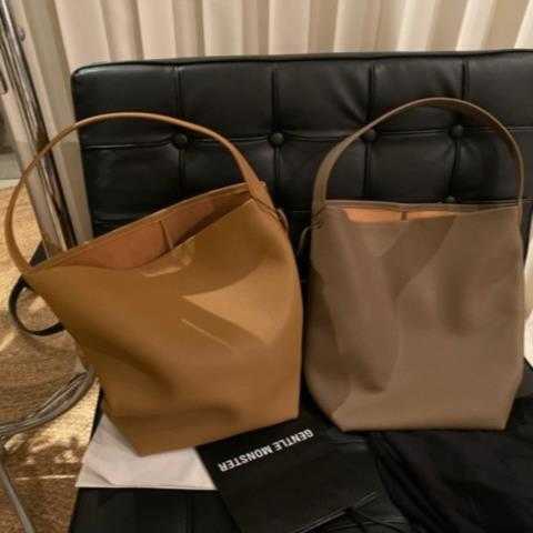 

Bags Women Designers Luxurys The Row Tote Crossbody Leather Bucket Half Moon Bag Crescent Underarm Shoulder Purse AXKS 54F9, Black