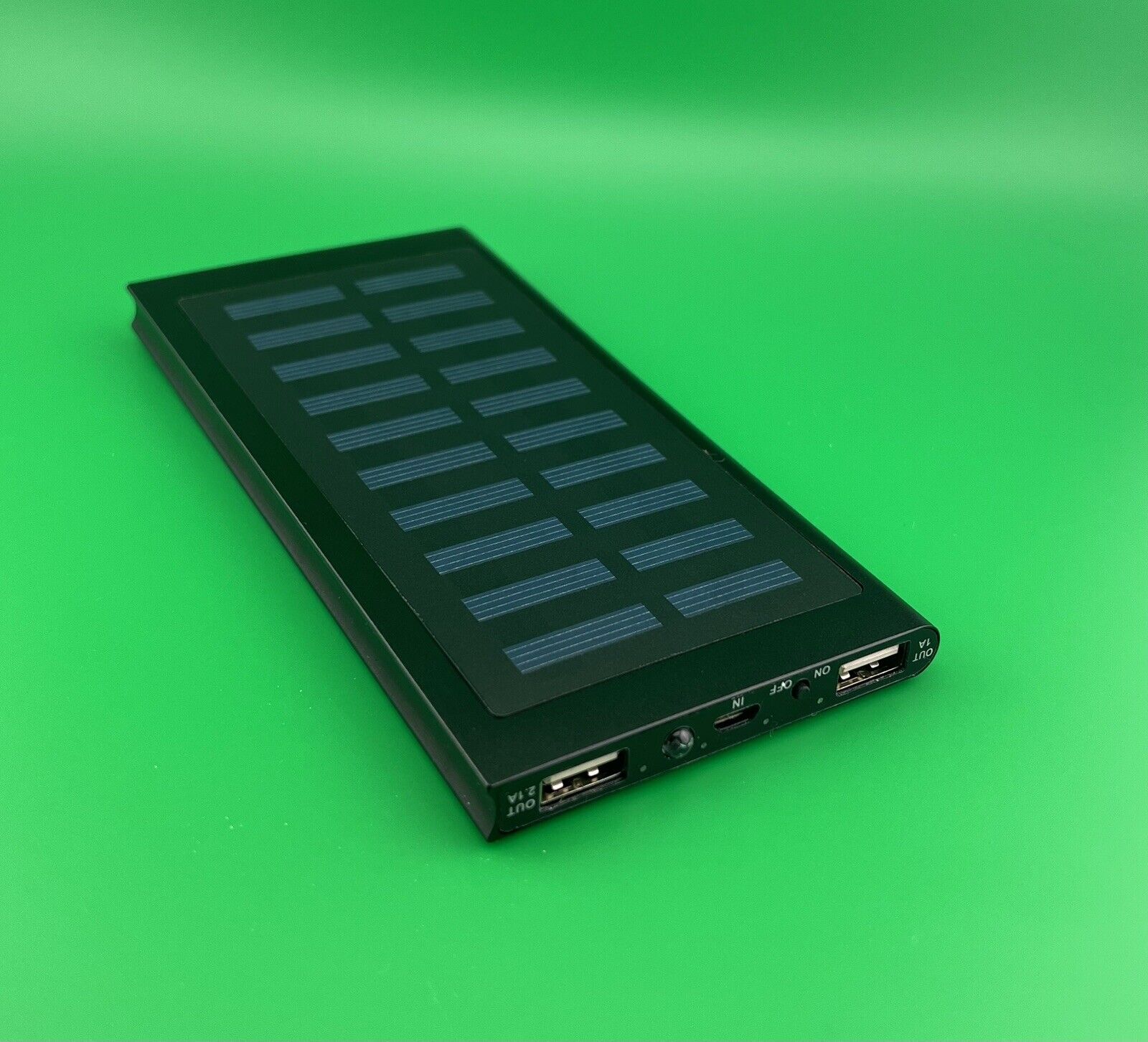 

Cell Phone Chargers New Ultra Thin 9mm Solar Power Bank External Solar Charger