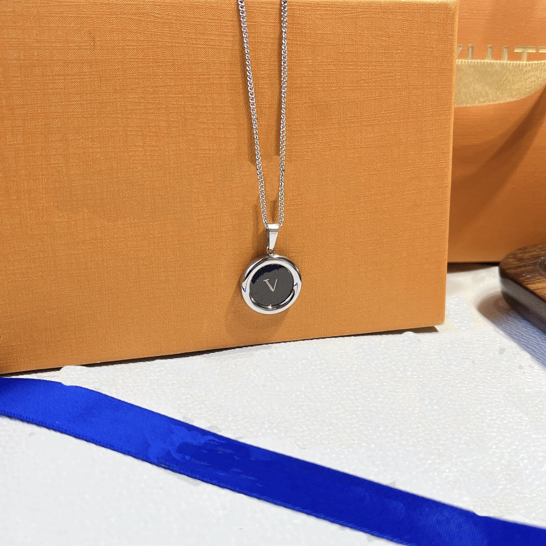 

Fashion Women Luxury Designer Necklace Choker Chain 18K Gold Plated Rose Gold Plated Stainless Steel Flower Letter Pendants Statement Jewelry X440