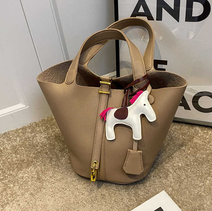 

Handbags Luxury Designer Birk Genuine Leather Cons Niche Bag Women's 2022 High-end Fashion Portable Bucket Versatile Commuter Cl, Large white