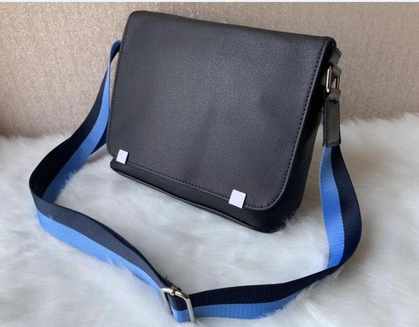 Célèbre concepteur de créateur de carrosserie Cross Body Men Men de messager en cuir sacs de messager d'école sac à bandoulière Misse public CQW3