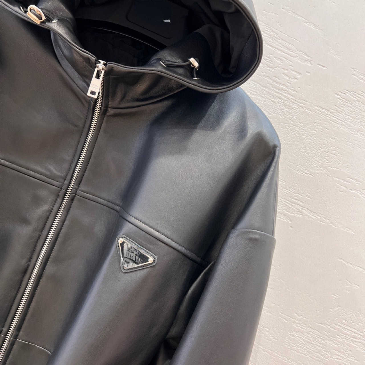 

Brand Women' Jackets casual designer design New Women' Triangle Belt Hooded Leather Jacket Cool Workwear Style for Teenagers, Black