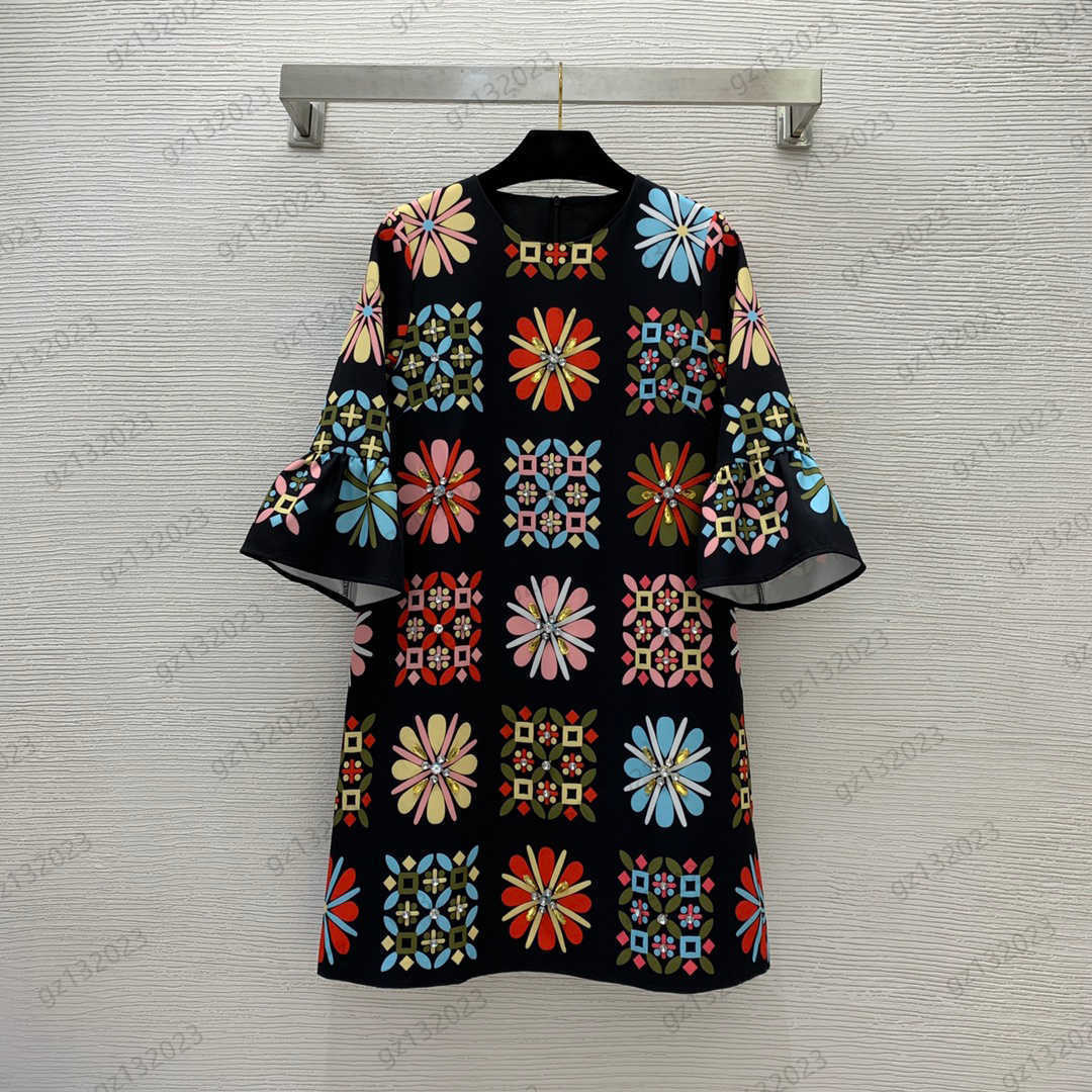 

Casual Dresses Womens Fashionable Color Printing Diamonds Pearls Decorated Short Sleeves Maxiskit Back Zipper Round Collar Slimming Dress Women Apparel