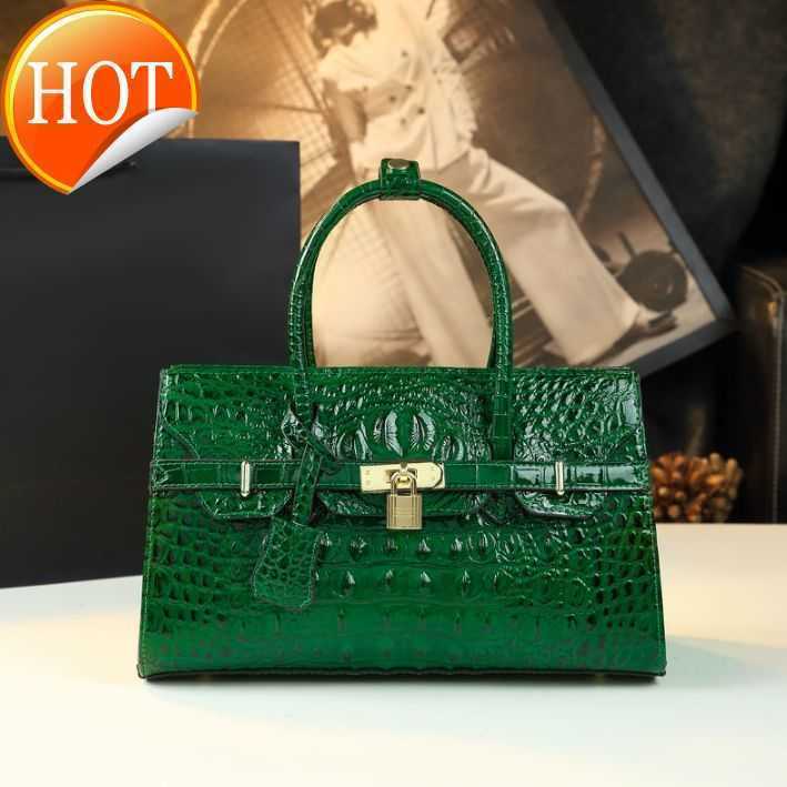 

Women's Luxury Designer Handbags Leather Alligator Print Tote Bags 2023 Platinum Buckle Commuter Large Capacity Portable Shoulder Bag Factory Direct Sales, Black