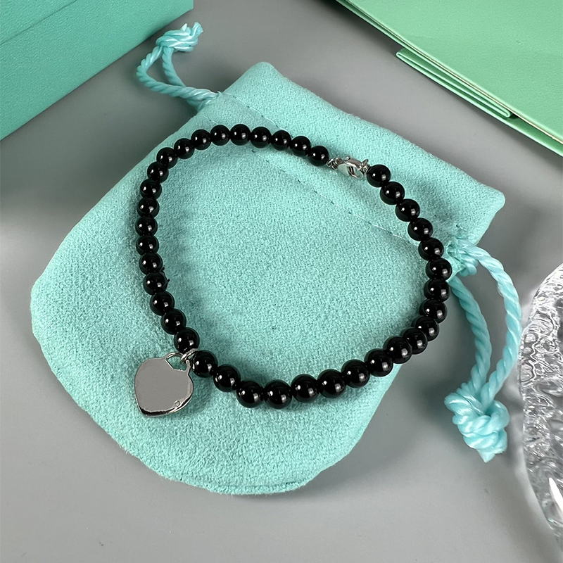 

bracelets Luxurys Designers Women Charm bracelet Pearls design Fashion jewelry with bracelets boutique gift Wedding Wear jewelrys Various styles very nice