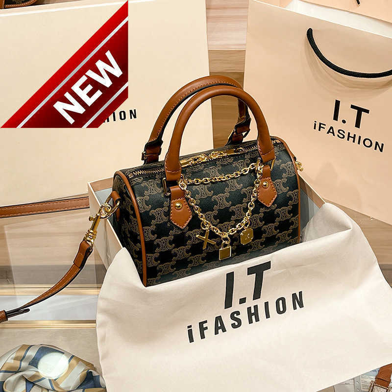 

Women's Designer BagsTriumphal Arch Boston Bag Pillow 2023 Fashion Handbag Old Flower Crossbody Shoulder Factory Direct Sales, Reading