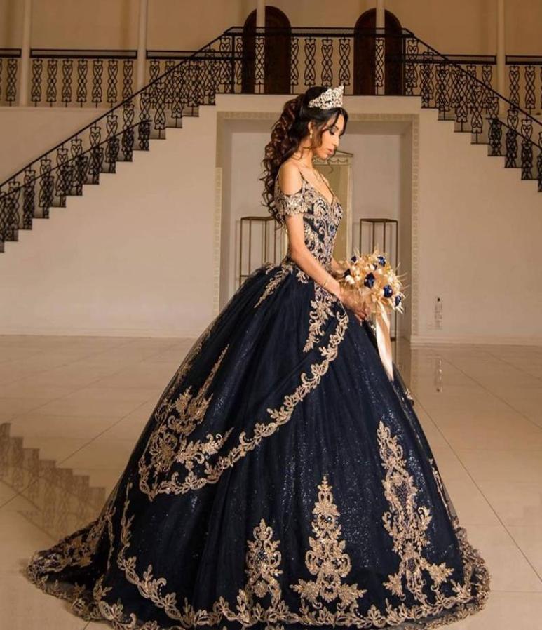 

2021 Sexy Navy Blue Bling Quinceanera Dresses Ball Gown Off Shoulder Gold Embroidery Lace Crystal Beads Sequined Sweet 16 Vestido 1215926, Ivory