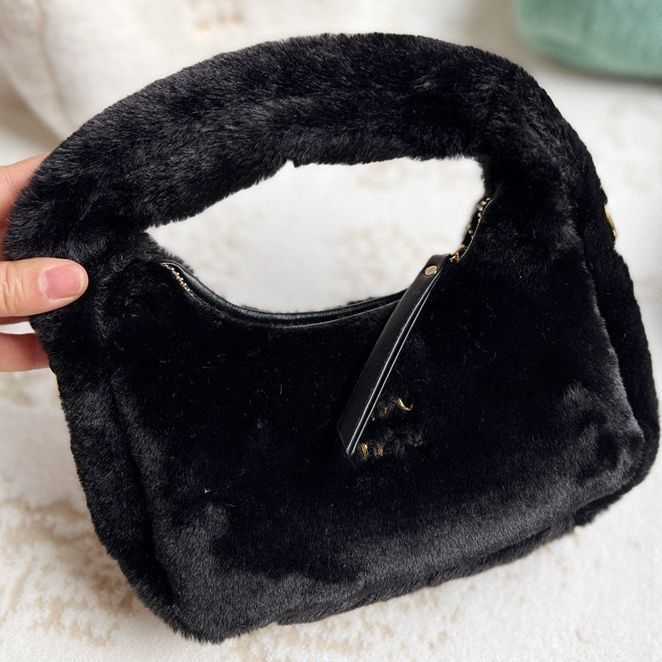 

Designer bag mimis Autumn and New Miu Miao Cute Plush Pea Wrap, Black