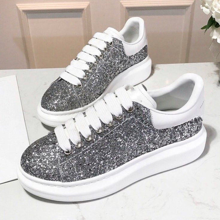 

Designer mc Casual Shoes queens Woman Leather Men Platform Oversized Sneakers Lace Up Black diamond Silver sequins Luxury Espadrilles alexander shoe 02