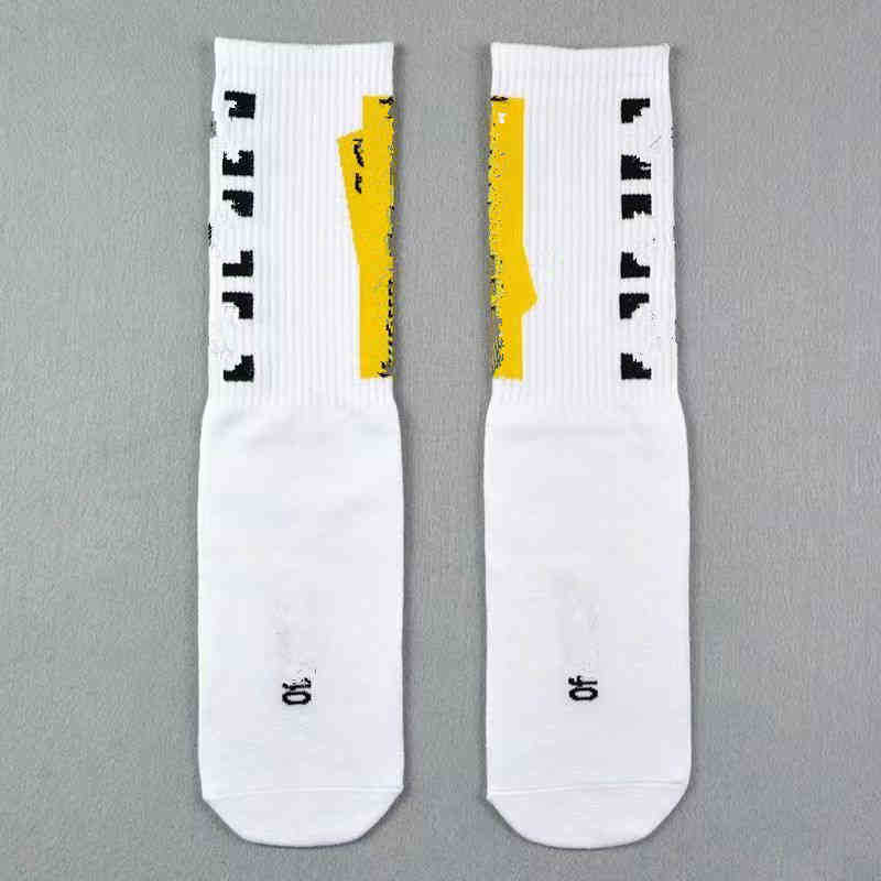 

Fashion Women's Socks High Quality Cotton Wild Classic Ankle Offs Letter Printing Socks Breathable Outdoor Football Basketball Sports Socks
