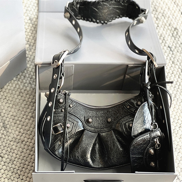 

The new motorcycle crossbody bag 2 piece set Luxurys Women's mens half moon Designer Vintage LE CAGOLES with coin purses crocodile handbags shoulder clutch tote bags, Carton